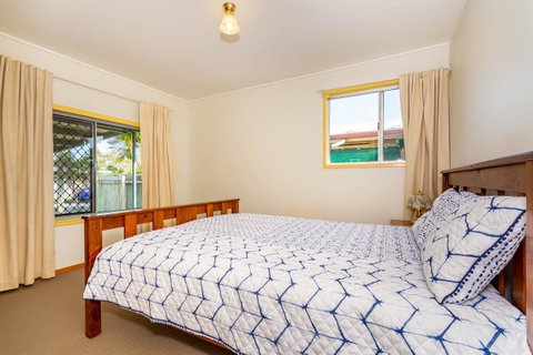 Pet Friendly Cottage In The Heart Of Bribie - Wirraway St, Bongaree - Accommodation Newcastle 11