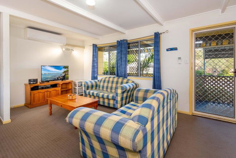 Pet Friendly Cottage In The Heart Of Bribie - Wirraway St, Bongaree - Accommodation Newcastle 0