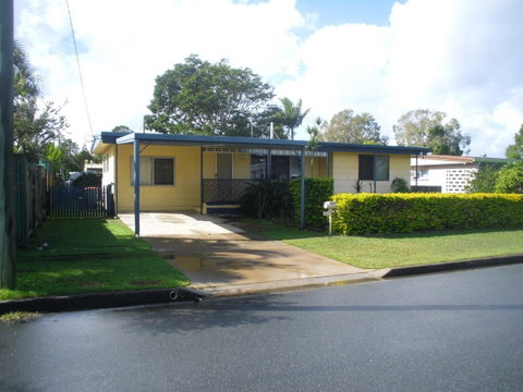 Pet Friendly Cottage In The Heart Of Bribie - Wirraway St, Bongaree - Accommodation Newcastle 15
