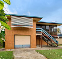 Short Stroll to Surf Beach - North Street Woorim - Accommodation Newcastle