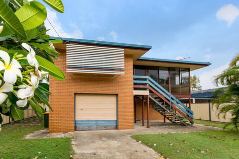 Short Stroll To Surf Beach - North Street, Woorim - Accommodation Newcastle 0