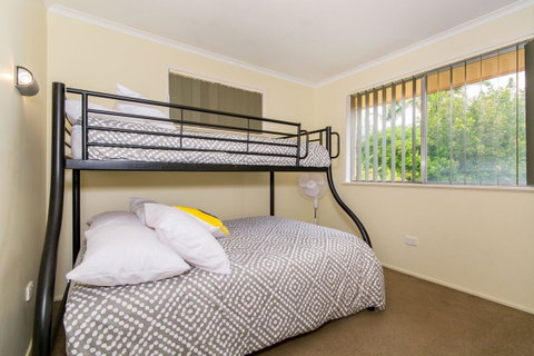 Short Stroll To Surf Beach - North Street, Woorim - Accommodation Newcastle 6