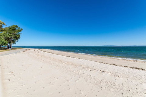 Great Views, Ground Floor Unit Clearview Apartments South Esplande, Bongaree - Accommodation Newcastle 17