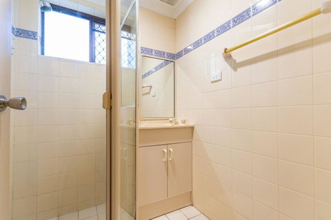 Great Views, Ground Floor Unit Clearview Apartments South Esplande, Bongaree - Accommodation Newcastle 8