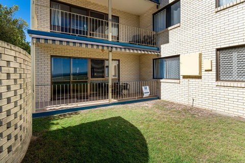 Great Views, Ground Floor Unit Clearview Apartments South Esplande, Bongaree - Accommodation Newcastle 11