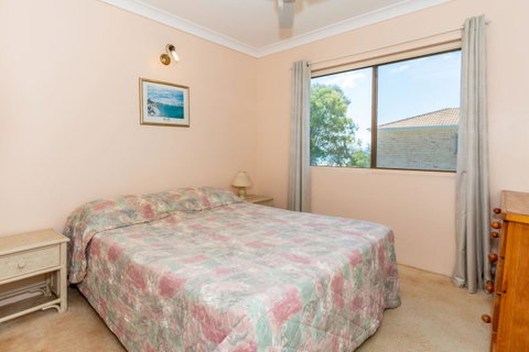 Water Views - Top Floor -Clearview Apartments South Esp, Bongaree - Accommodation Newcastle 3
