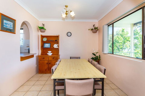 Water Views - Top Floor -Clearview Apartments South Esp, Bongaree - Accommodation Newcastle 7