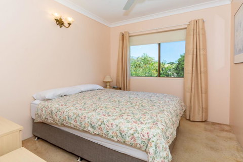 Water Views - Top Floor -Clearview Apartments South Esp, Bongaree - Accommodation Newcastle 5