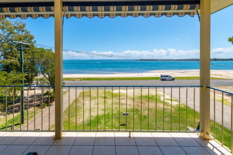 Water Views - Top Floor -Clearview Apartments South Esp, Bongaree - Accommodation Newcastle 8