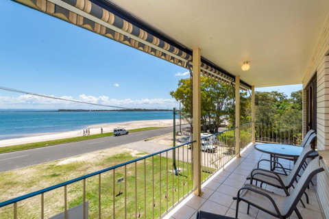 Water Views - Top Floor -Clearview Apartments South Esp, Bongaree - Accommodation Newcastle 0