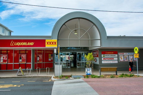 Ground Floor Air Conditioned, Fabulous Waterviews Overlooking Pumicestone Passage - Accommodation Newcastle 9