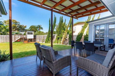 Fabulous Family Destination In Paradise Parade, Bongaree - Accommodation Newcastle 13