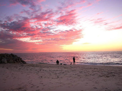 Sea Shanties - Accommodation Newcastle 13