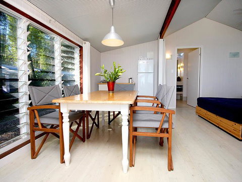 Sea Shanties - Accommodation Newcastle 5