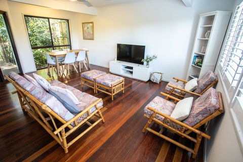 Point Break Beach House - Accommodation Newcastle 5