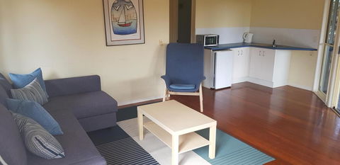 Blue House - Accommodation Newcastle 8