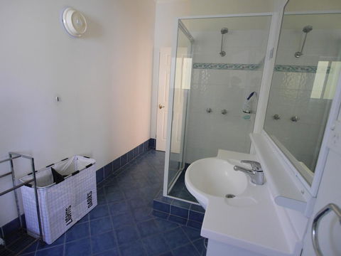 Blue House - Accommodation Newcastle 21