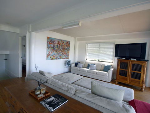 Annie's White House - Accommodation Newcastle 19