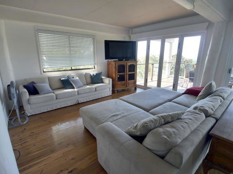 Annie's White House - Accommodation Newcastle 18