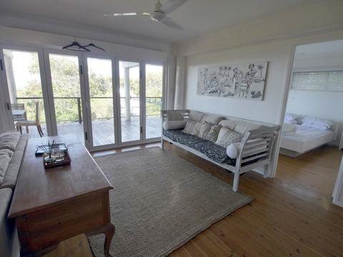 Annie's White House - Accommodation Newcastle 15