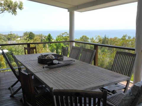 Annie's White House - Accommodation Newcastle 2