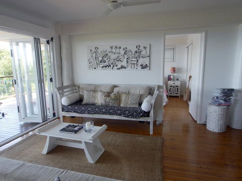 Annie's White House - Accommodation Newcastle 16