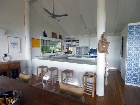 Annie's White House - Accommodation Newcastle 14