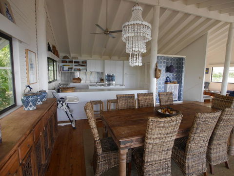 Annie's White House - Accommodation Newcastle 5
