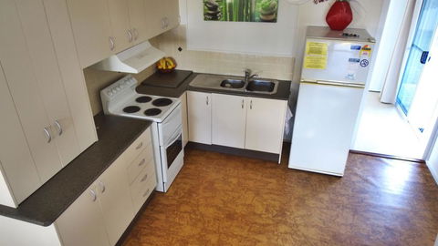 'AFRAME Tarcoola Cottage' 29 The Parade, North Haven - Accommodation Newcastle 3