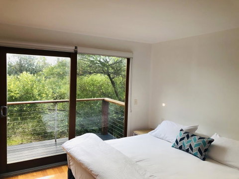 'Carinya' Coastal Cottage - Accommodation Newcastle 0