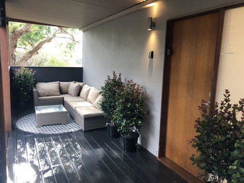 'Carinya' Coastal Cottage - Accommodation Newcastle 2