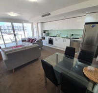 just listed Bolton St 1br 350m walk to Newcastle beach  Wifi end Eand - Accommodation Newcastle