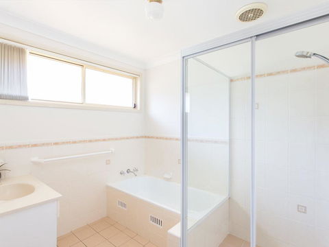 1/4 Huntly Close - Accommodation Newcastle 3