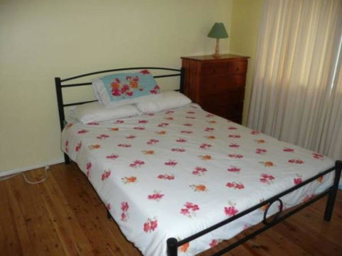 1/9 Donlan Rd - Donlan's Delight - Accommodation Newcastle 3