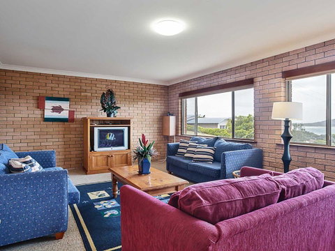 10 Garuwa Street - Fabulous Fingal - Accommodation Newcastle 2