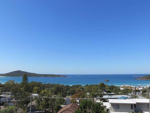 10 Garuwa Street - Fabulous Fingal - Accommodation Newcastle 0