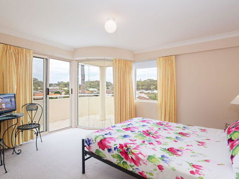 11 'Seashells', 21-23 Magnus Street - Pool, Lift, Aircon - Accommodation Newcastle 1