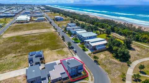 12 Sunfish Lane Beachshack - Accommodation Newcastle 0