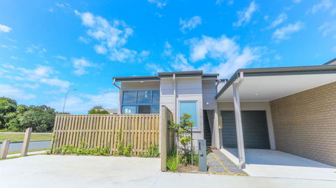 12 Sunfish Lane Beachshack - Accommodation Newcastle 2