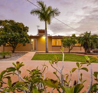 13 Grenadier Street - Shady Haven with a Large Outdoor Entertaining Area - Accommodation Newcastle
