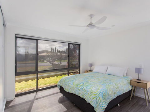 18 Rest Point - Accommodation Newcastle 0