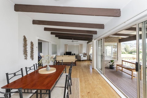 19 Buchan Street - Mollymooks Tee To Sea - Accommodation Newcastle 3