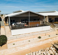 19 Corella Court - Spacious deck with swim spa - Accommodation Newcastle