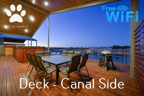 19 Corella Court - Spacious Deck With Swim Spa - Accommodation Newcastle 2