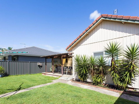 19 Lincoln Street - Accommodation Newcastle 2