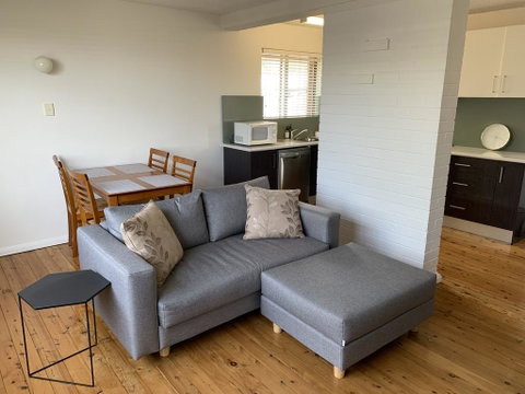2 Bed Bar Beach Apartment - Stroll To Beach & Cafes, Supermarket Apartment 6 - Accommodation Newcastle 1