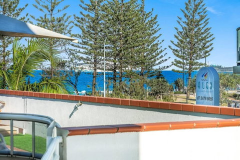 2 Bedroom Alex Unit - Ocean, Pool And Park Views - Accommodation Newcastle 3