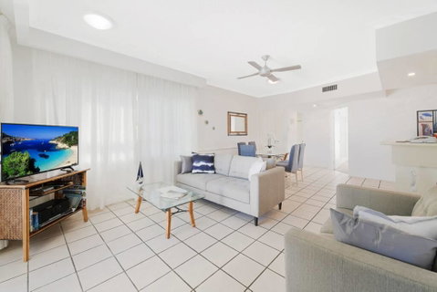 2 Bedroom Alex Unit - Ocean, Pool And Park Views - Accommodation Newcastle 2