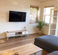 2 Bedroom SHORT walk to CBDBEACH and DARBY ST - Accommodation Newcastle