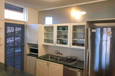 2 Bedroom, SHORT Walk To CBD,BEACH And DARBY ST - Accommodation Newcastle 2